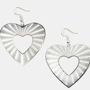 ❤ 4/$15❤ Silver Tone Heart Dangle Earrings